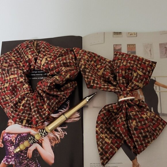 Colorful patterned scrunchie with matching pigtail bow,scrunchies and hairclips - Picture 1 of 8